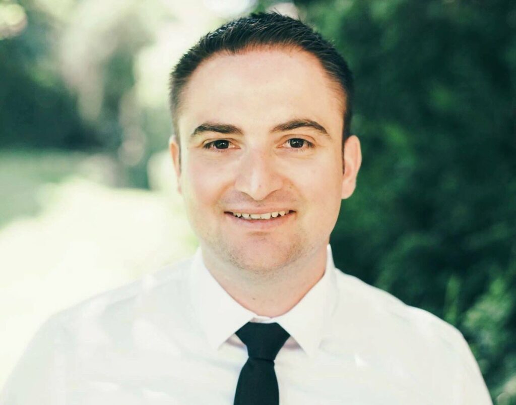 francis thiebaud peut continuer son activite professionnelle depuis son domicile photo dr 1586624782